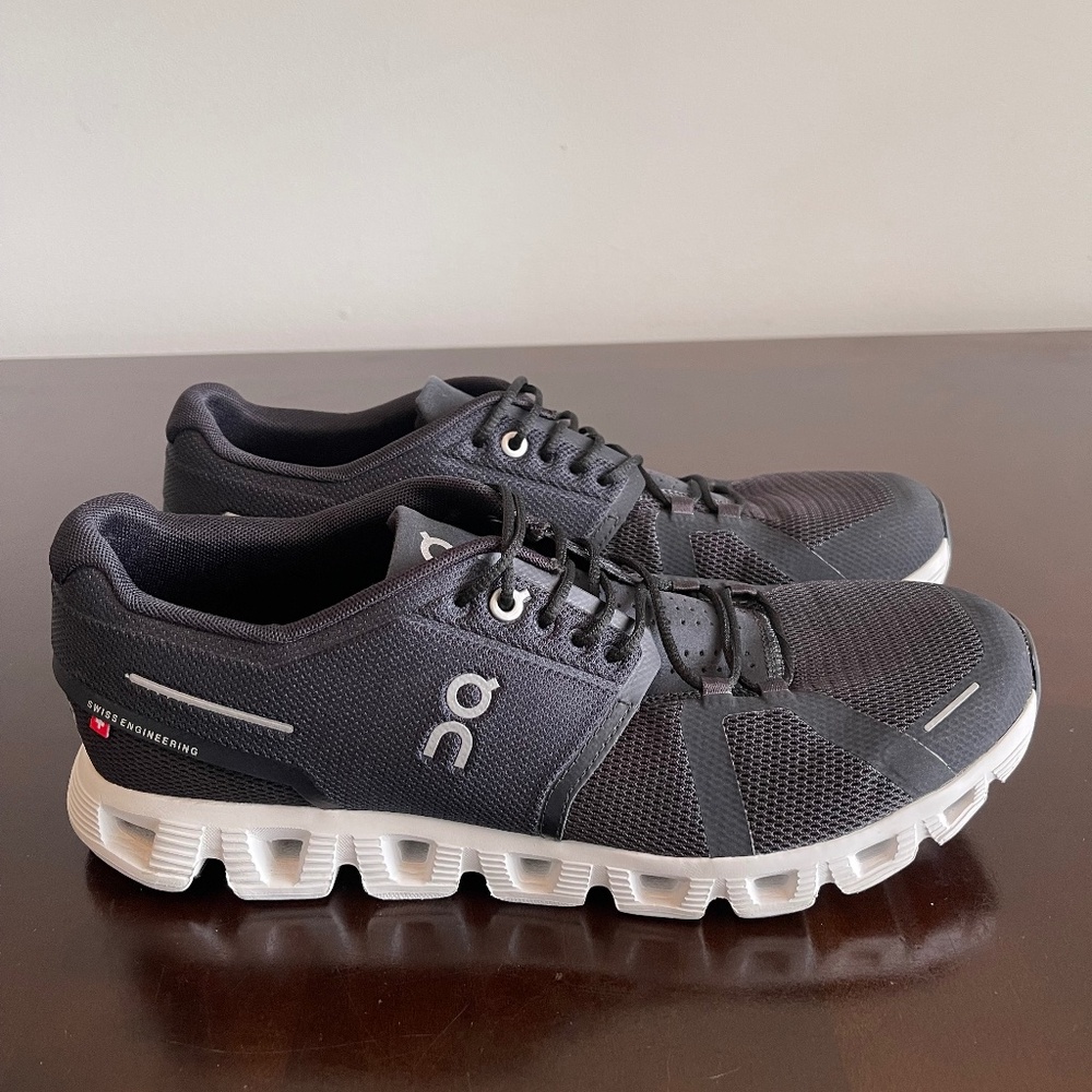 Men’s On Clouds Size 9.5
